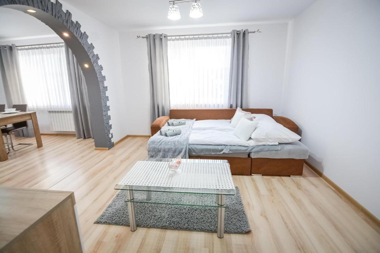 Apartamenty Przystanek Banska Banska Nizna Exterior photo